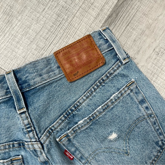 LEVI’S PREMIUM 501 Medium Light Wash Distressed High Rise Cutoff Denim Shorts 26 - Picture 9 of 16